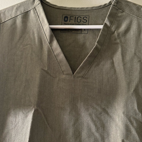 Figs size small heather green scrub top - Picture 2 of 2